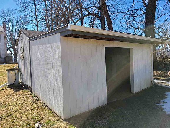 4th image of 1551 Parkersburg Tpke