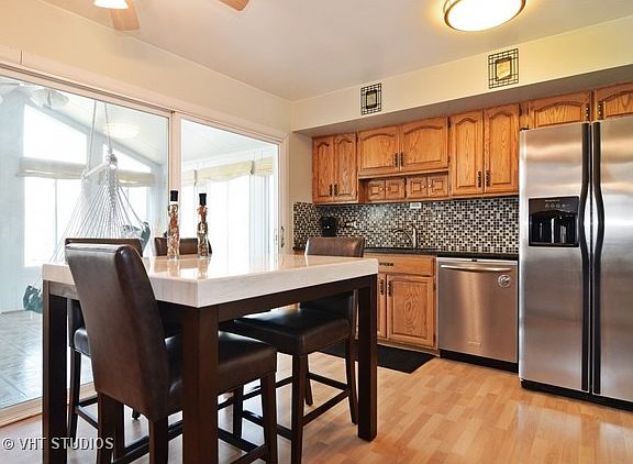 4th image of 23W126 Foxcroft Dr