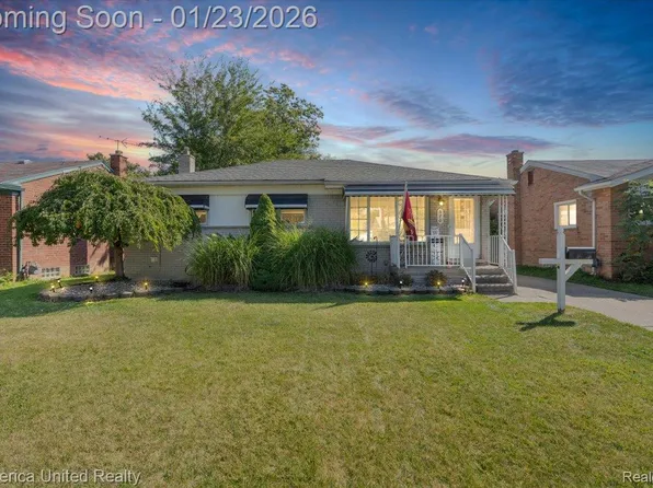570 Cardwell St, Garden City, MI 48135
