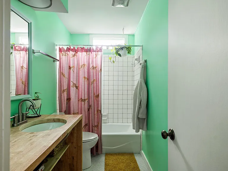 6604 Woodhue Dr — Photo 22