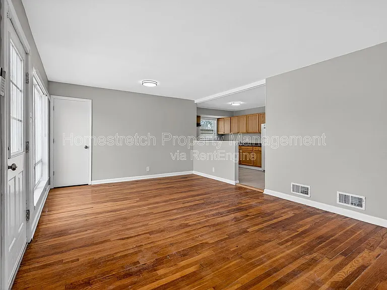 10201 Gourock Dr — Photo 10