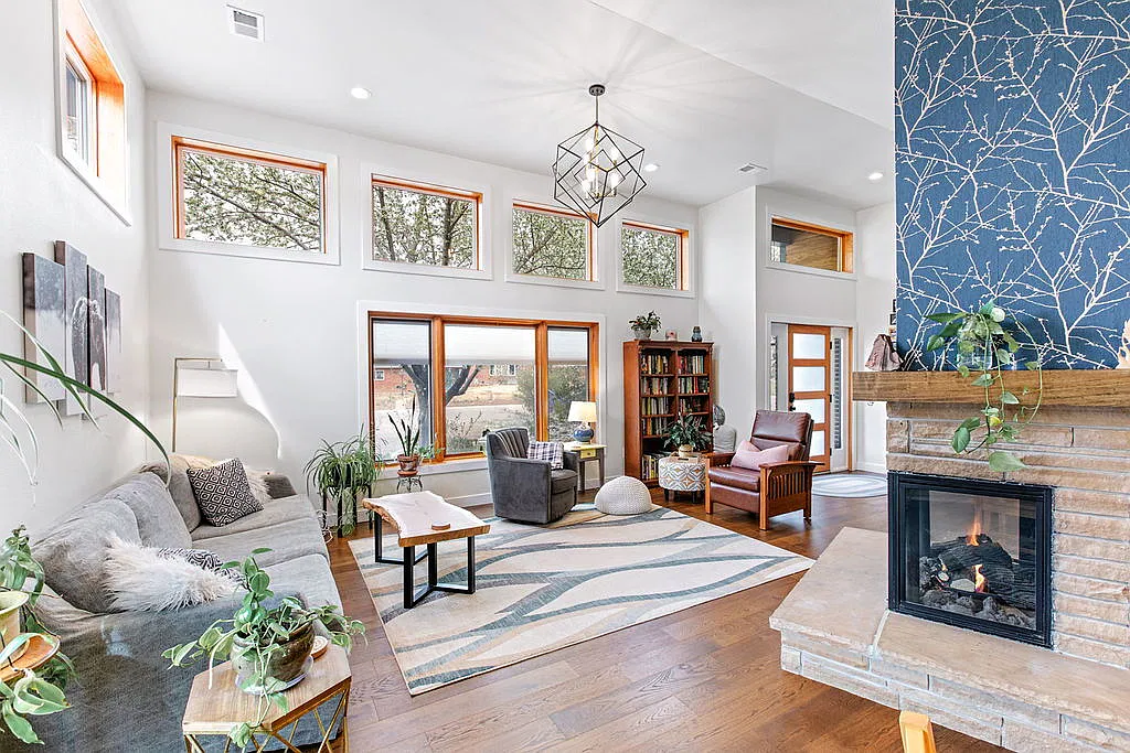 4 bed, 3.0 bath, 2898 sqft, $6,000 — Photo 1