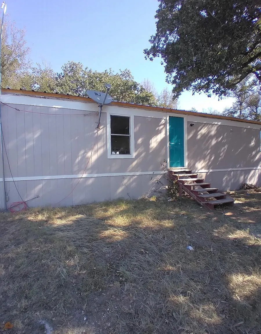 3 bed, 1216 sqft, $1,300 — Photo 4