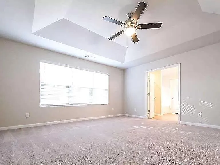 228 N Fortune Way — Photo 3