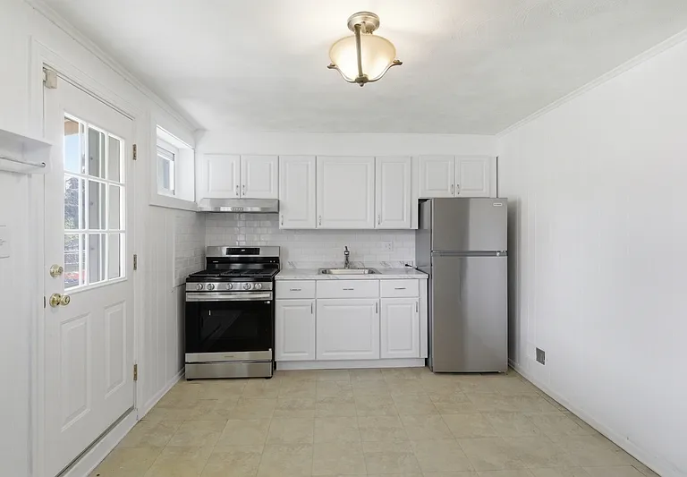 627 Lucia Ave — Photo 6