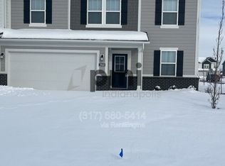 2948 Woods Edge Dr, Greenwood, IN 46143