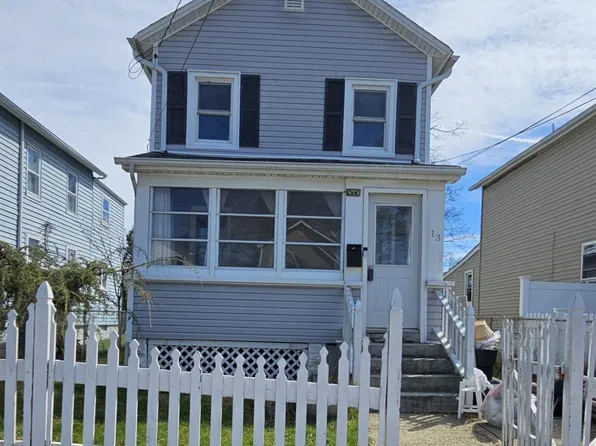 13 Warren St, Jamesburg, NJ 08831