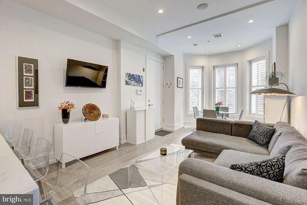 2 bed, 861 sqft, $4,750 — Photo 4