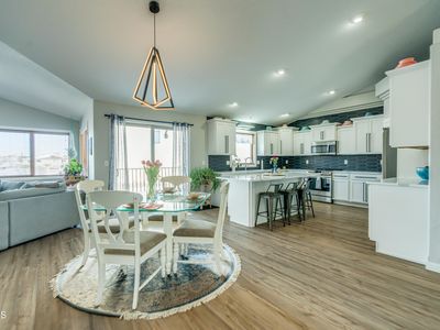 1901 Oregon Dr, Bismarck, ND, 58503