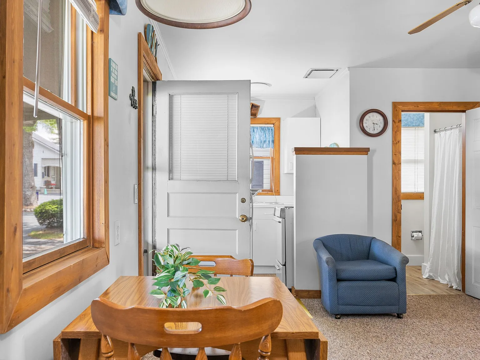 1 bed, 400 sqft, $1,275 — Photo 2