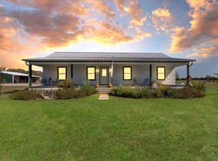 3050 Wolf Front Rd, Van Alstyne, TX 75495