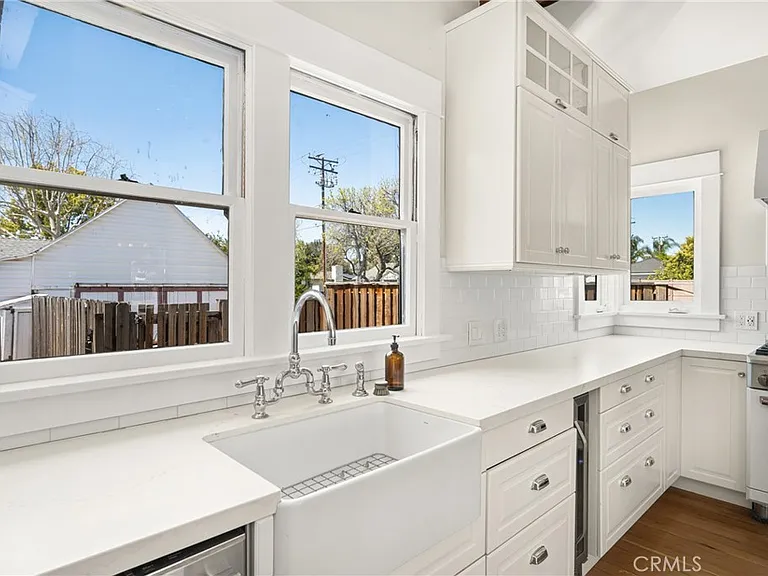 390 N Cambridge St — Photo 13