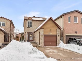 4288 Shelby Cres, Mississauga, ON L4W 3N5