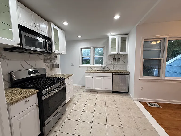 132 Heather Hill Rd — Photo 5