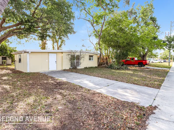 9295 Starkey Rd, Seminole, FL 33777