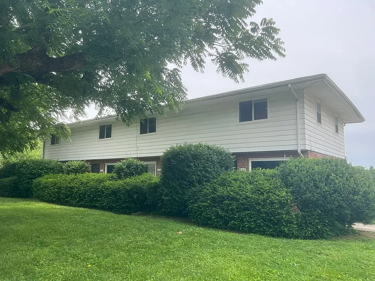 363 S Church St — Photo 1