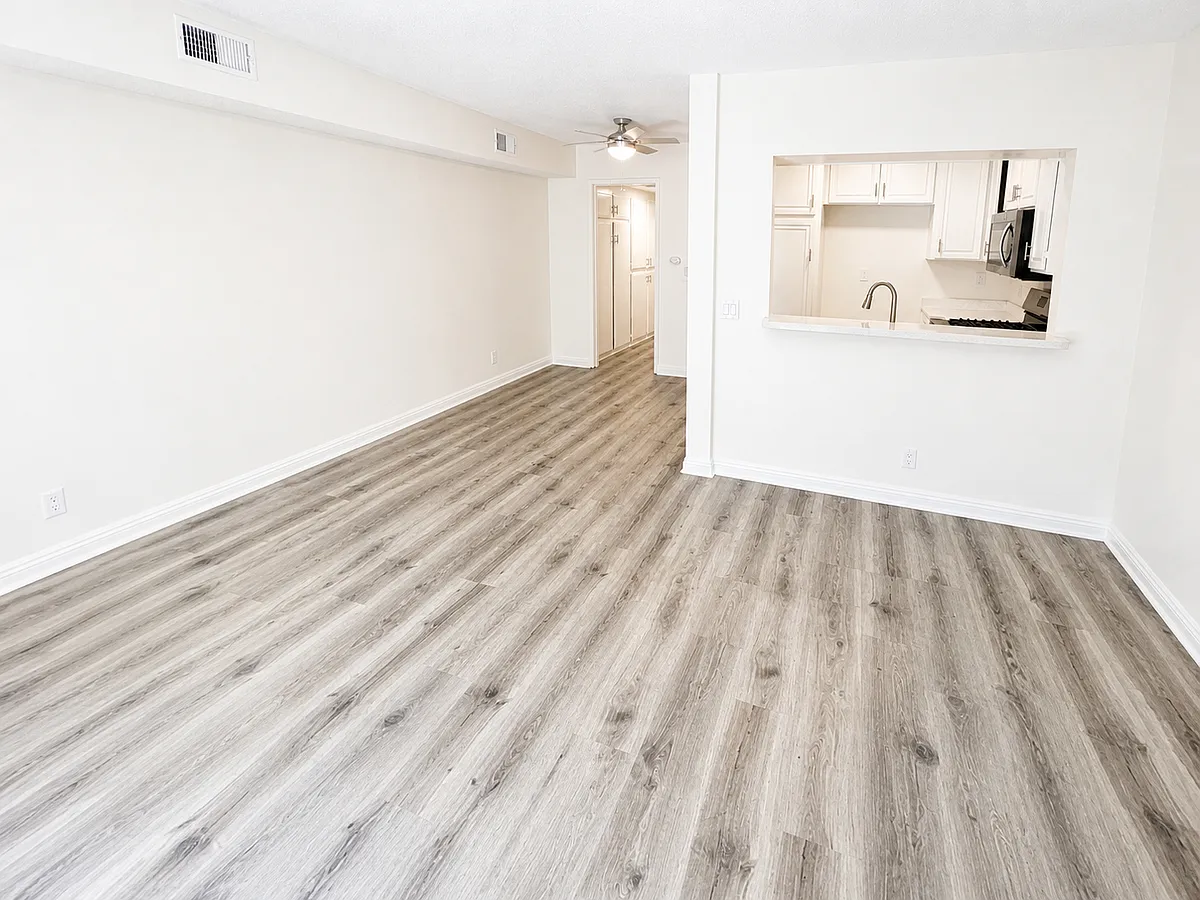 Building Photo - 4648 Fulton Ave