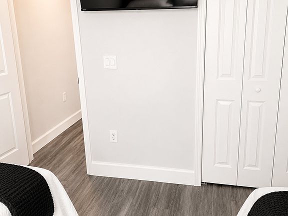 2nd image of 2233 Fraser St