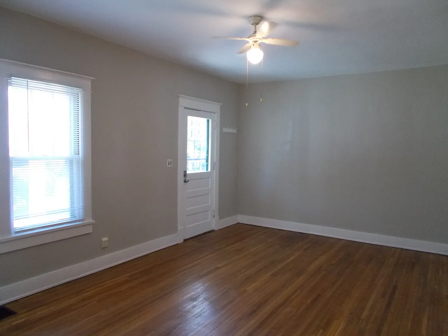 2 bed, 1400 sqft, $2,600 — Photo 4