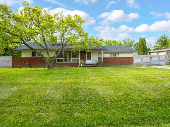 31821 Wayburn St, Farmington Hills, MI 48334