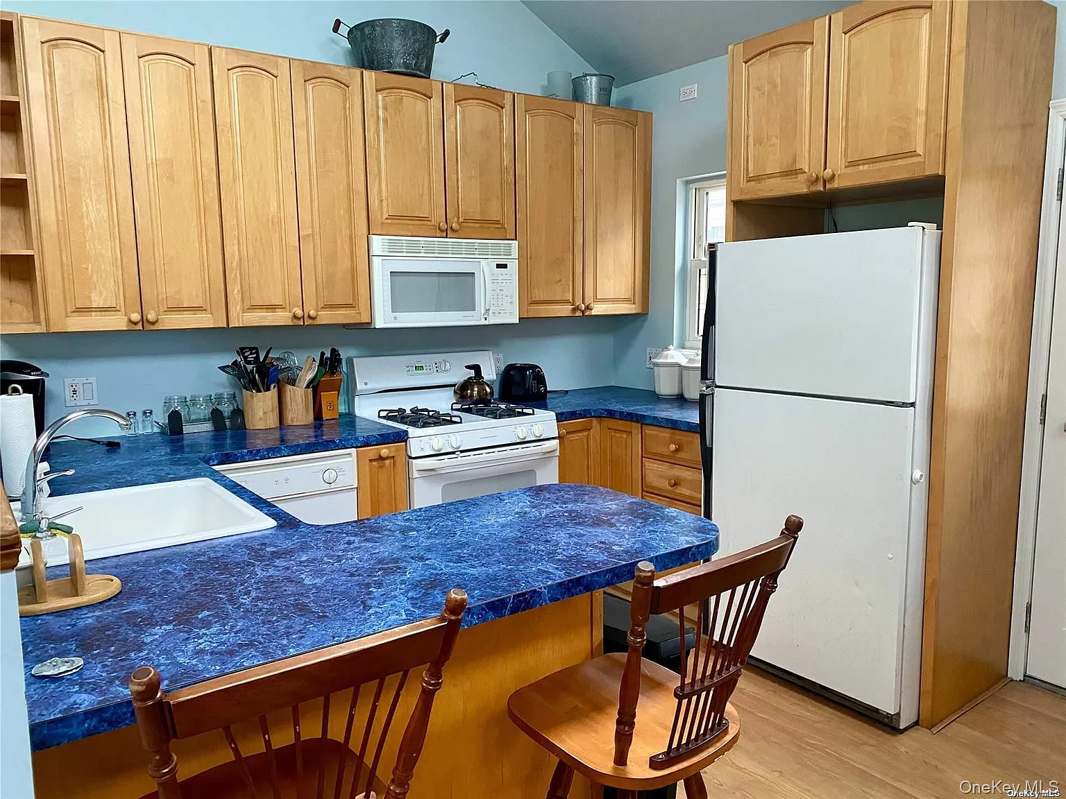 3 bed, 1.0 bath, $3,000 — Photo 4