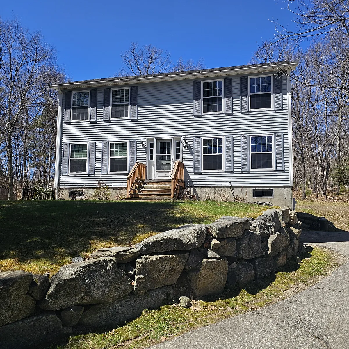 Building Photo - 152 Exeter Rd