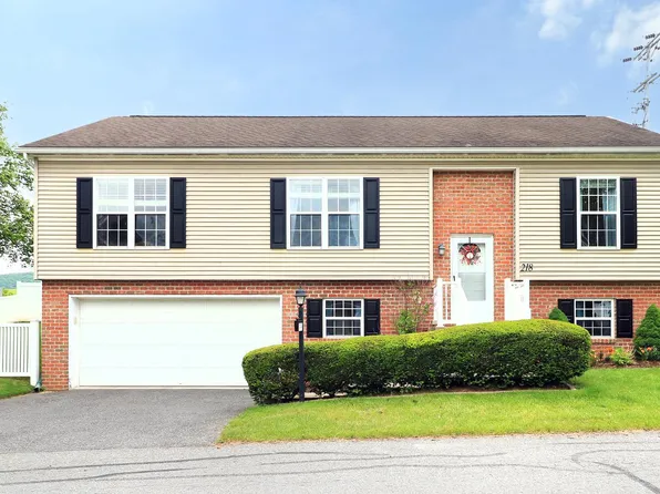 218 Independence Ave, State College, PA 16801