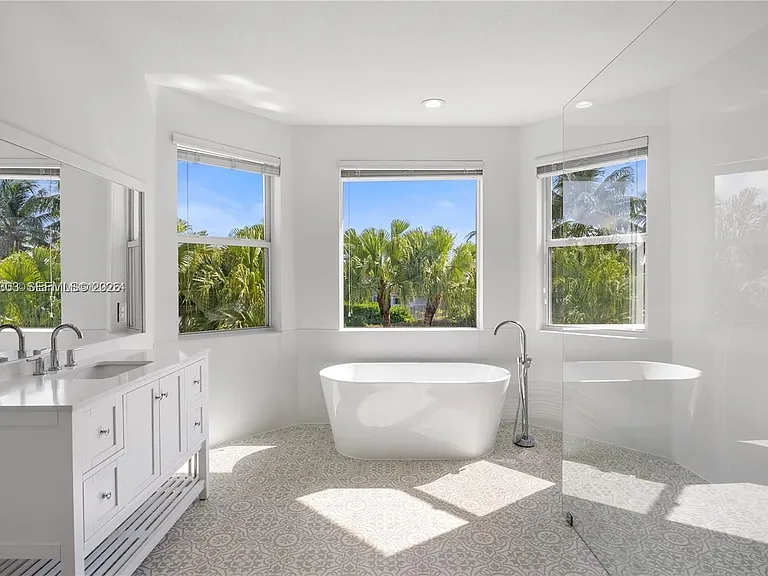 16449 SW 84th Pl — Photo 64
