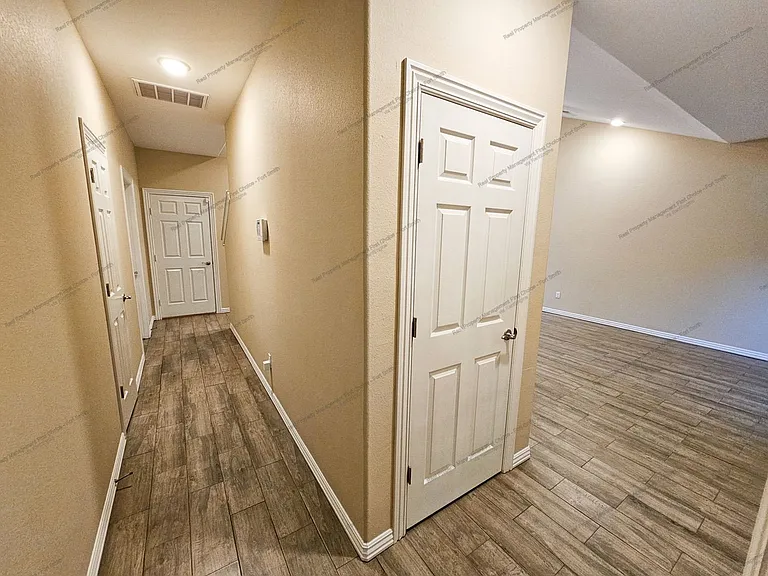 9907 Landry Dr — Photo 11
