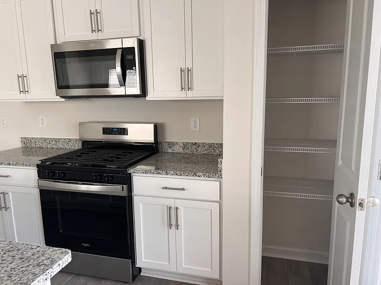 455 David Hill Dr #1 — Photo 4