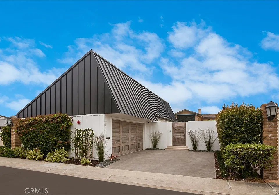 23781 Hobart Bay