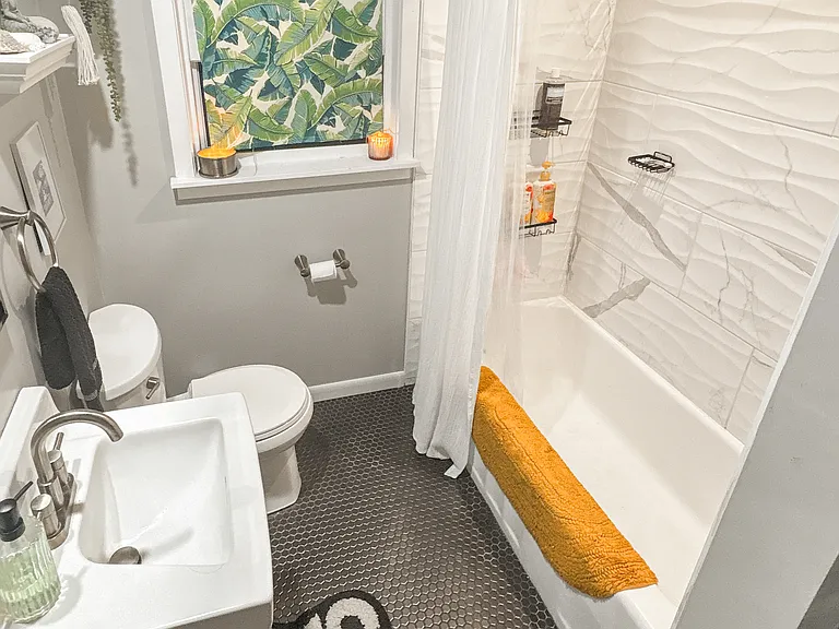 415 S Church Ave — Photo 16