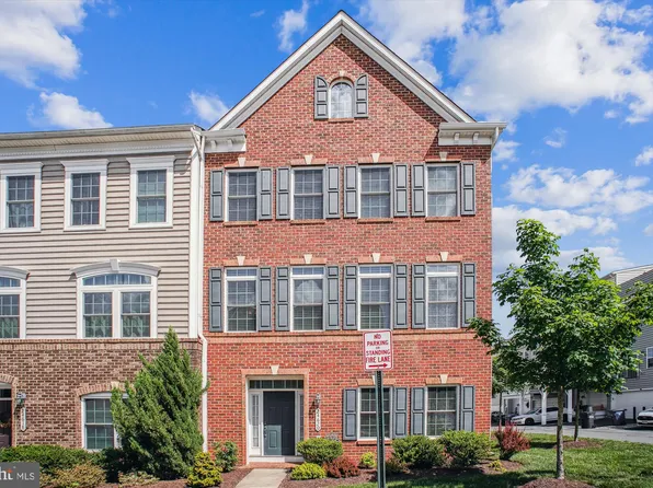 24620 Jenkins Leaf Ter, Sterling, VA 20166