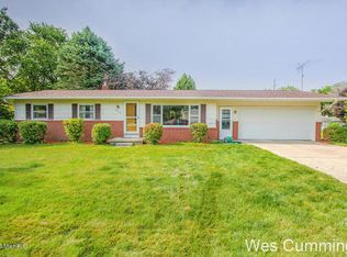 809 E Oak St, Greenville, MI 48838