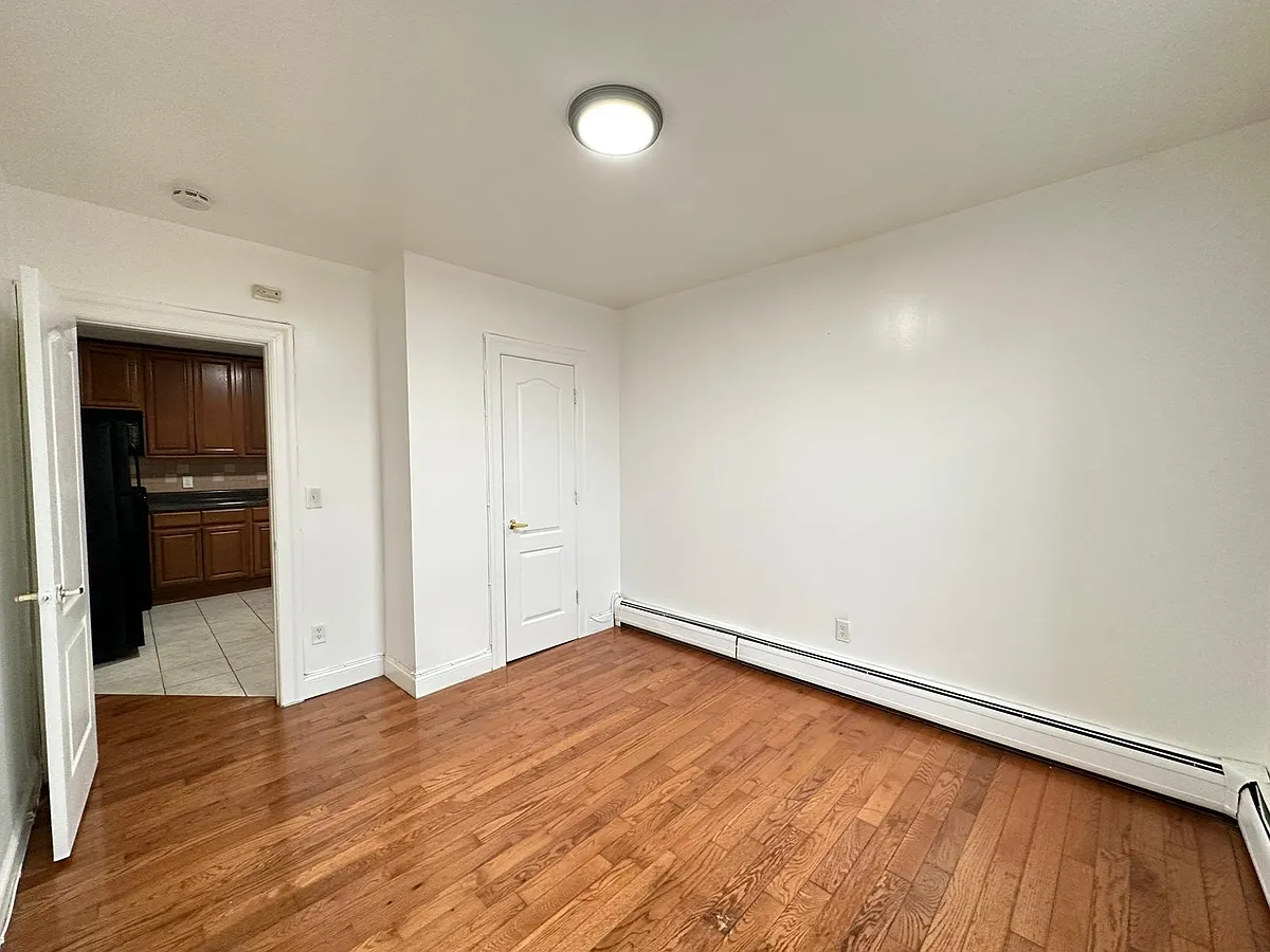 Building Photo - 23 E 17th St #5