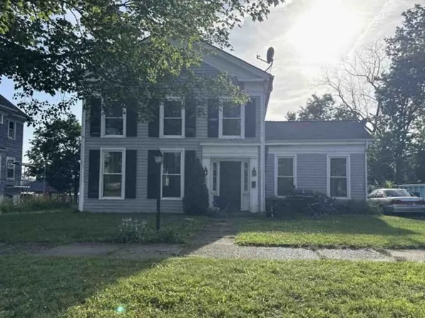 318 N 4th St, Niles, MI 49120