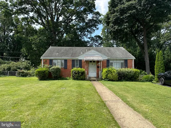 7239 Deborah Dr, Falls Church, VA 22046