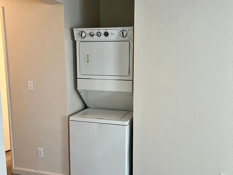 657 W Parlier Ave #126 — Photo 9