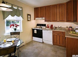 275 Milligan Rd, West Babylon, NY 11704