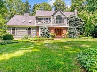 20 Burnett Brook Dr, Mendham, NJ 07945