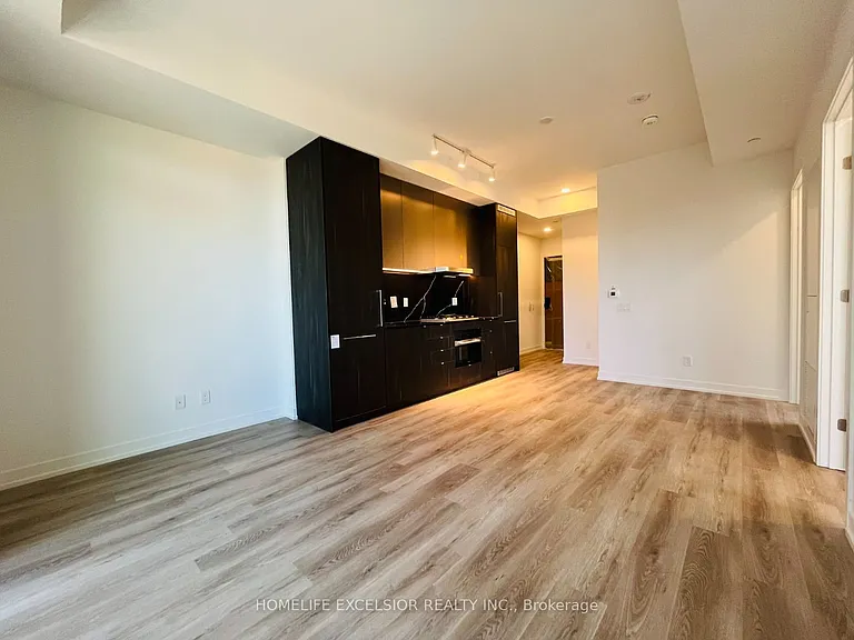 771 Yonge St #1208 — Photo 5