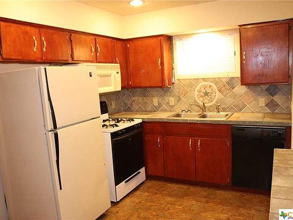 5th image of 2107 Magnolia Dr #A