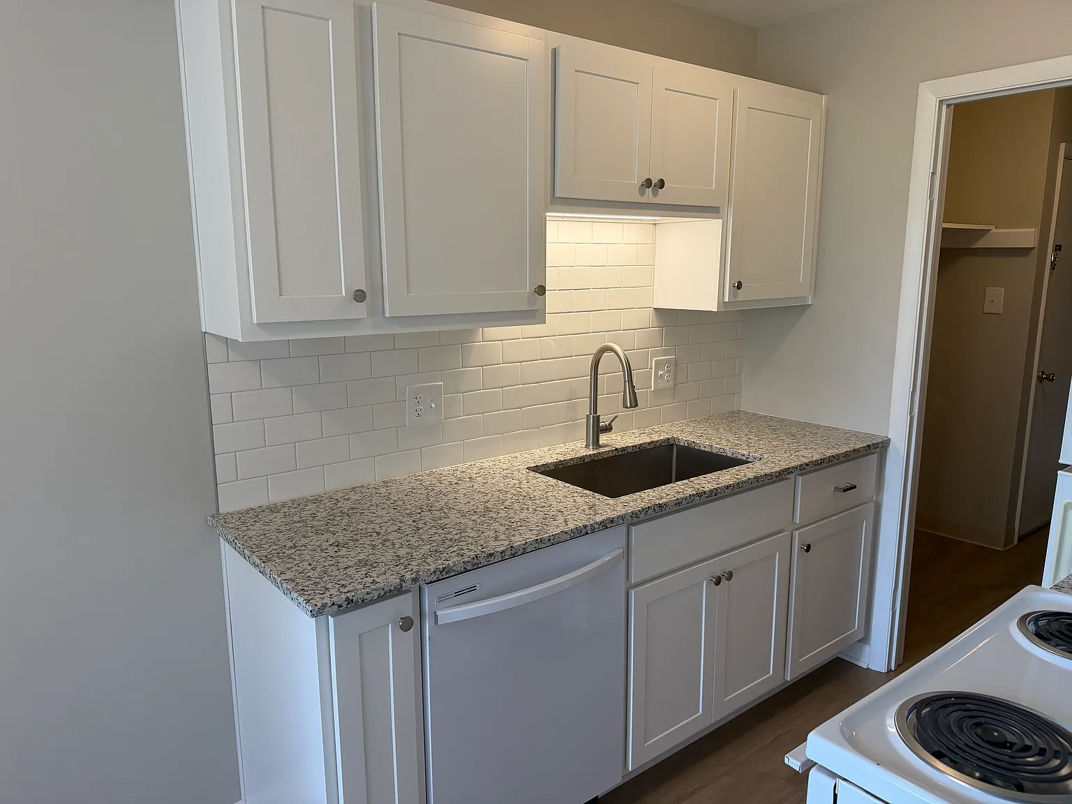 1 bed, 700 sqft, $775 — Photo 3