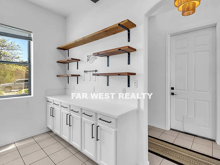 5251 N Celestine Ct — Photo 18
