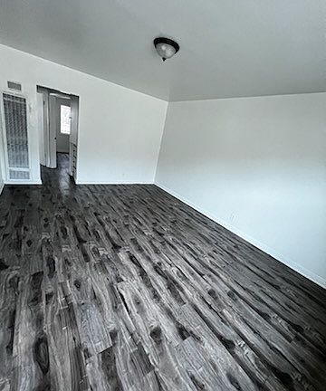 5th image of 1110 W 91st St #1112