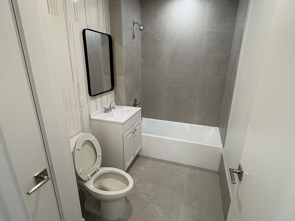 2nd image of 604 Saratoga Ave Floor 2