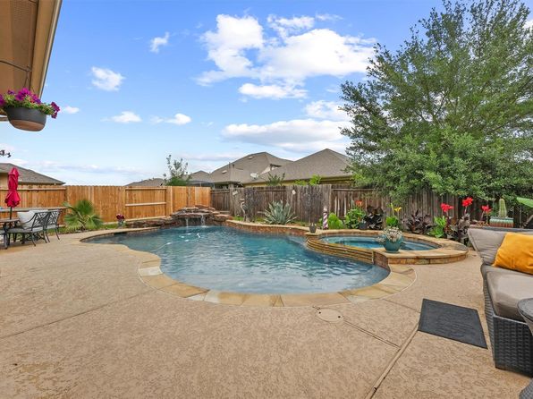 9948 Lazy Cove Ln, Brookshire, TX 77423