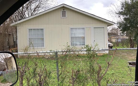 4th image of 322 McLaughlin Ave