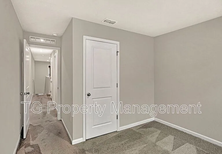 5958 Creekside Crossing Dr — Photo 12