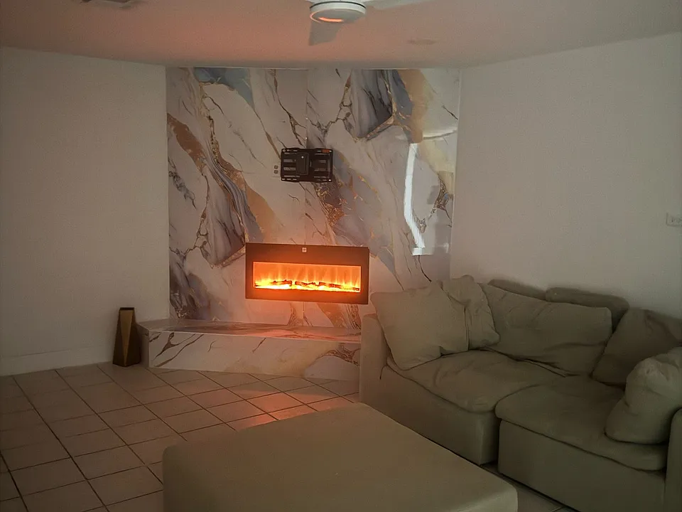 851 Toni Ave